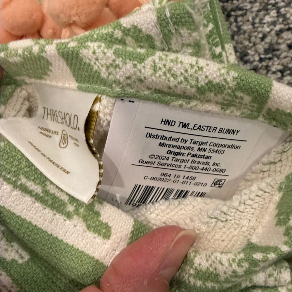 NWT Charming Threshold 2-Pack Green Cream and Pink Pom Easter Bunny Hand Towels